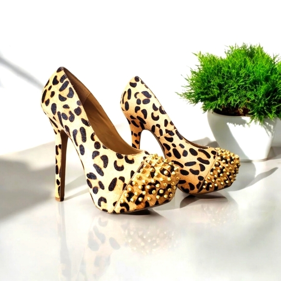 Steve madden fur leopard print studded stilettos. Size  8 - Picture 1 of 14